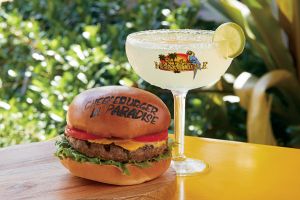 Margaritaville Chesseburger and Margarita